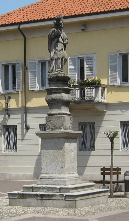 Statua di San Giovanni Nepomuceno